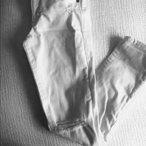 GAP distressed white skinny jeans